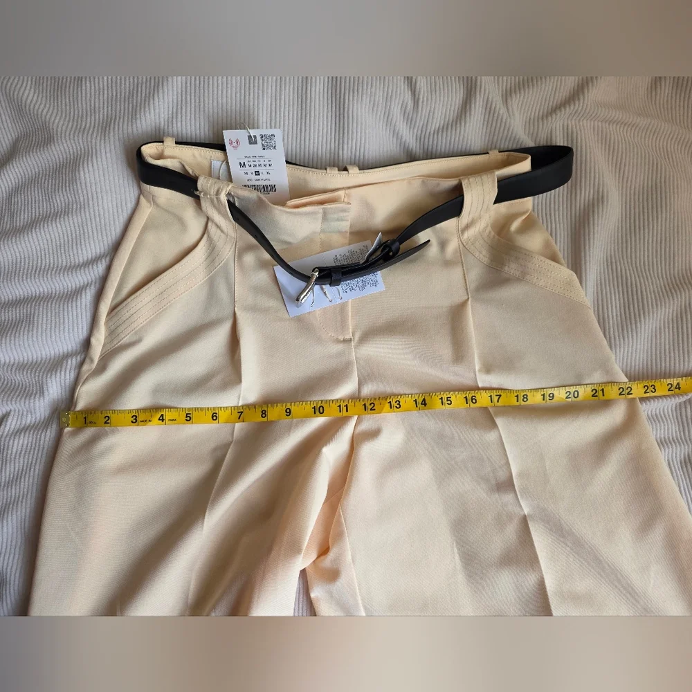 Zara Classic Cream Tailored Women's Trouser Shorts.